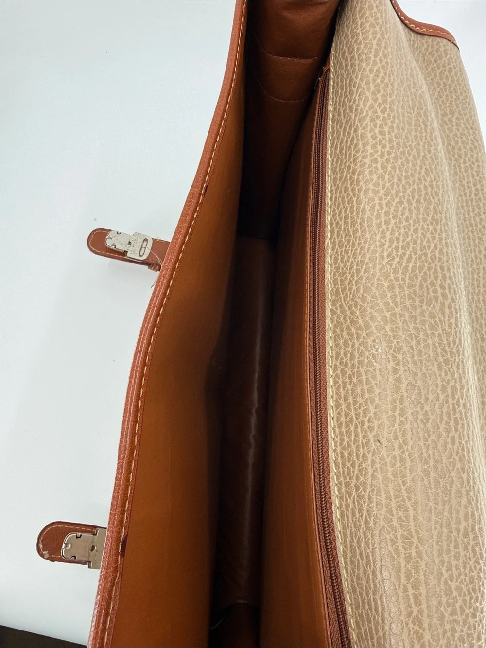Dooney and Bourke pebbled leather briefcase/ laptop vintage 1980s